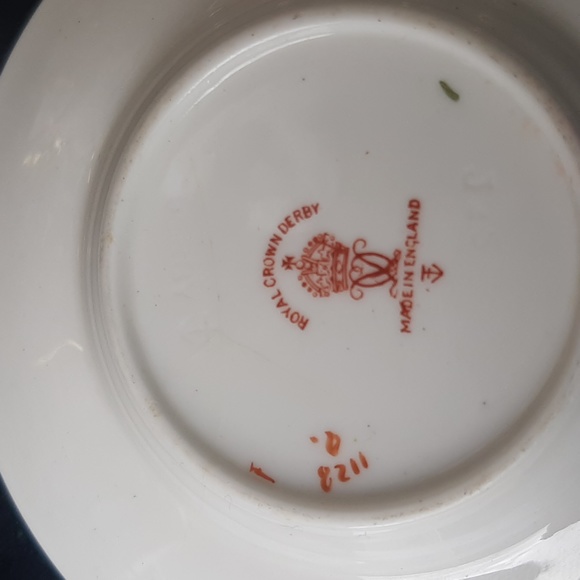 Antique 1933 Old Imari, Royal Crown Derby cup and saucer - Picture 5 of 5